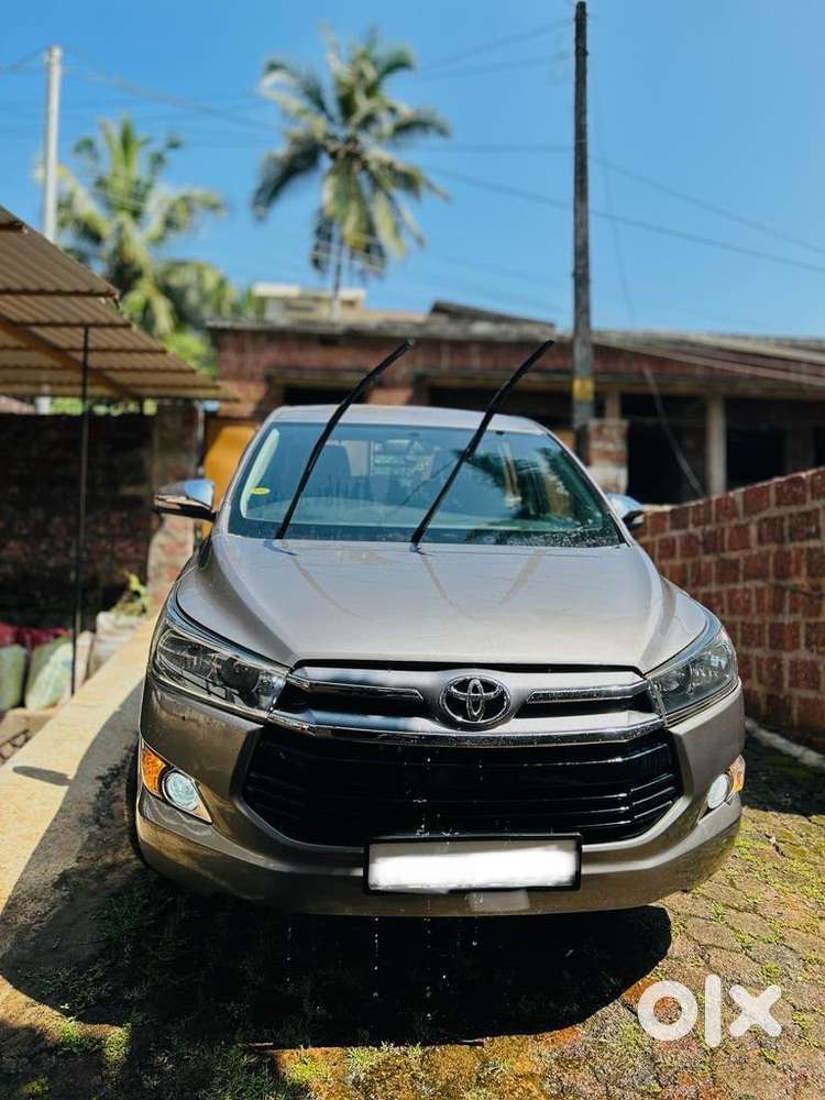 Toyota Innova Crysta 2016 Diesel Well Maintained