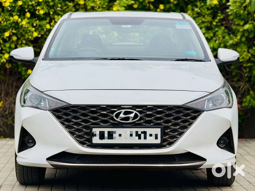 Hyundai Verna 1.5 Sx Ivt, 2022, Petrol