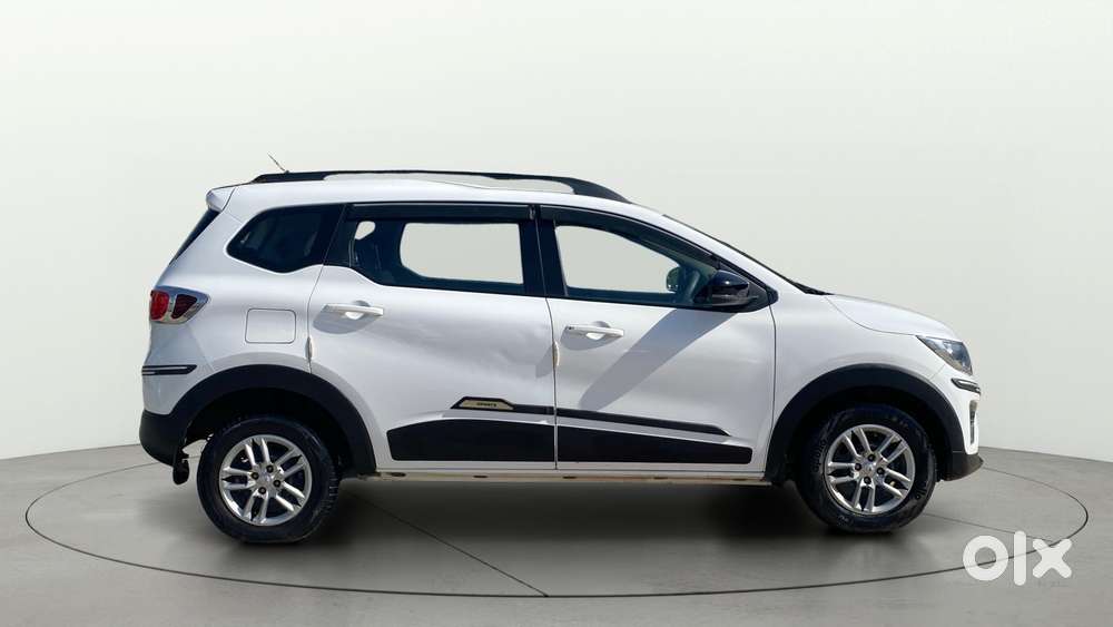 Renault Triber Rxt, 2022, Petrol