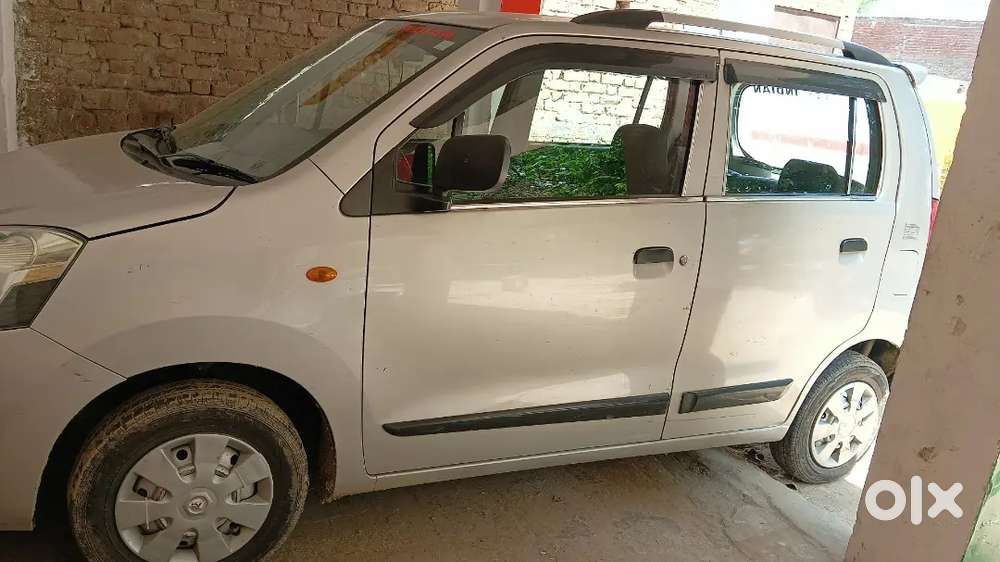 गाड़ी वेगनर बिकाऊ है 2लाख 20हजार
