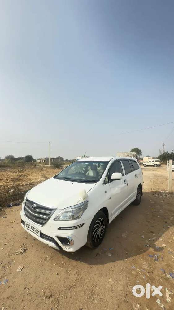 Toyota Innova 2.5 Le 2015