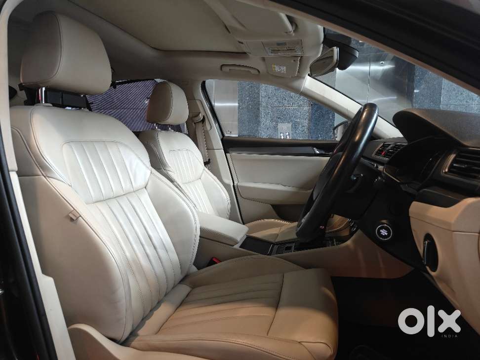 Skoda Superb Style 1.8 Tsi At, 2018, Petrol