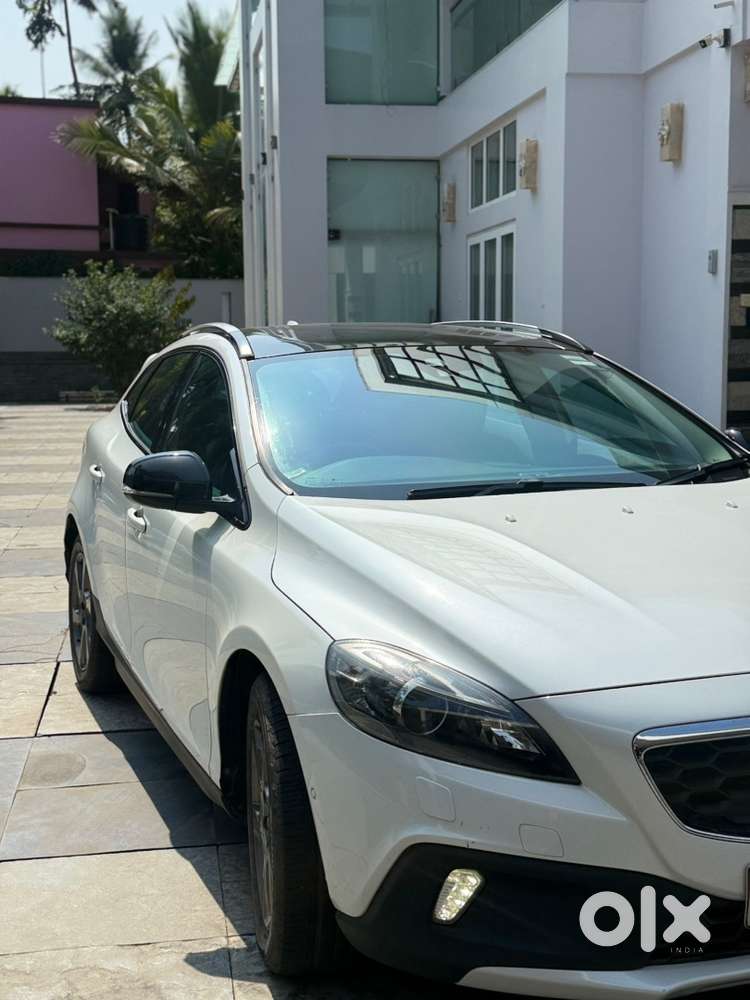 Volvo V40 Cross Country 2016 Diesel Good Condition