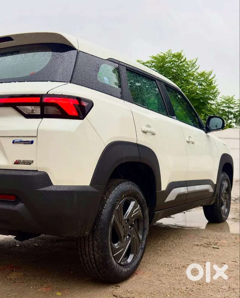 Maruti Suzuki Brezza 2026 Variant Vxi