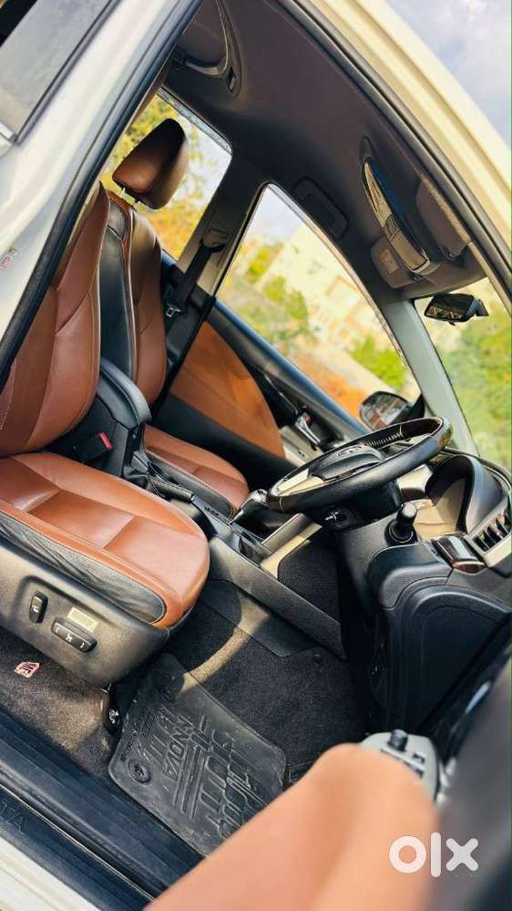 Toyota Innova Crysta 2.8 Zx At 7 Seater, 2017, Diesel