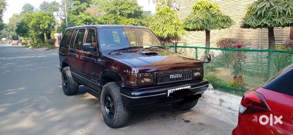 Isuzu Trooper Japan