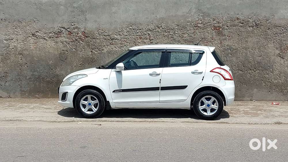 Maruti Suzuki Swift Vxi Abs Bsiv, 2015, Petrol