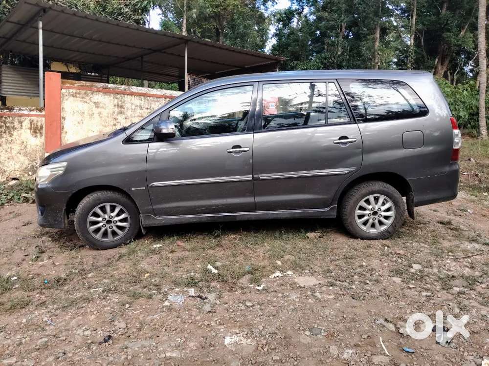 Toyota Innova 2012