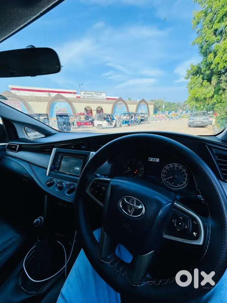 Toyota Innova Crysta 2.4 V Diesel 2017