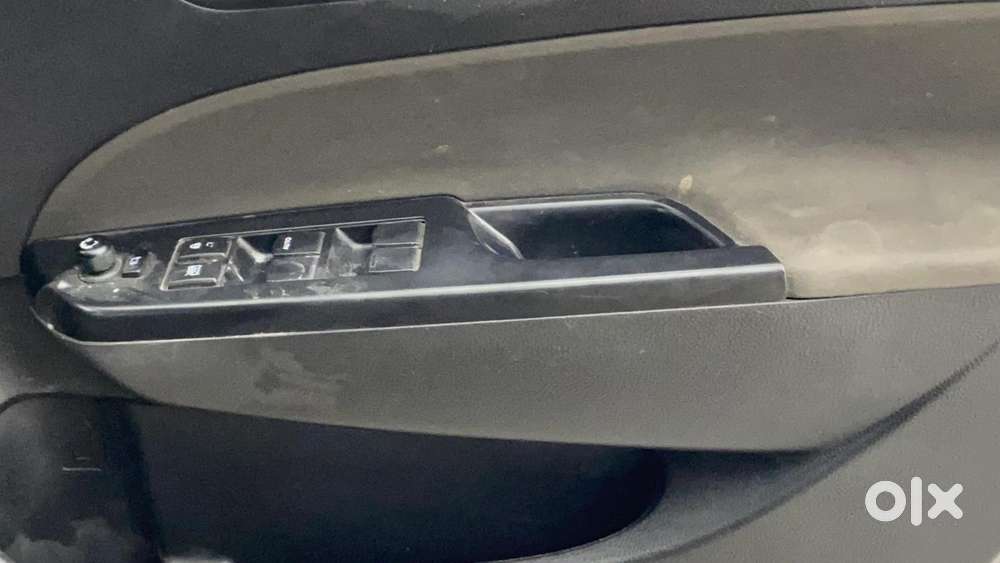 Maruti Suzuki Swift Zxi, 2017, Petrol