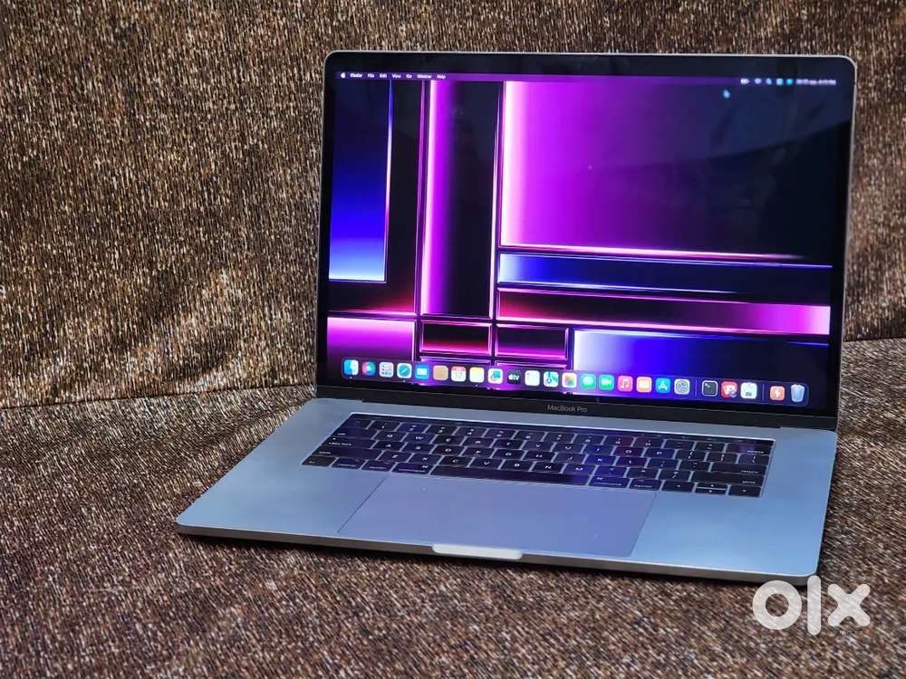 Apple Macbook Pro i7 16GB Ram 512GB SSD 2018 Manufacturing Apple Macbook Pro i7 16GB Ram 512GB SSD 2018 Manufacturing