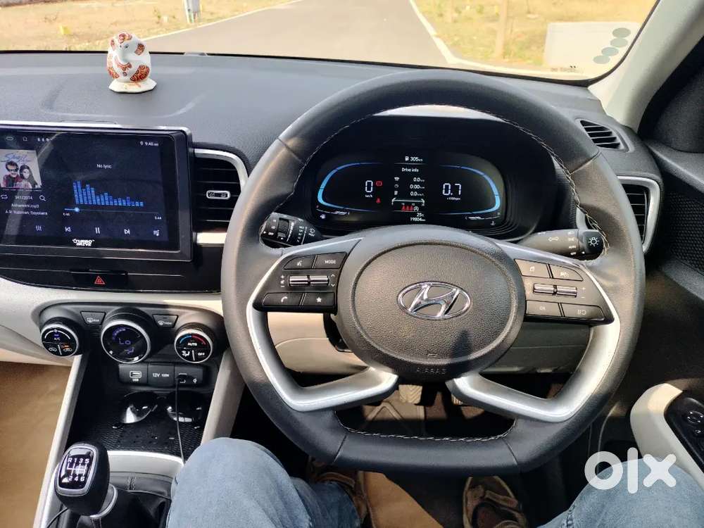 Hyundai Venue 2025 Diesel 19600 Km Driven