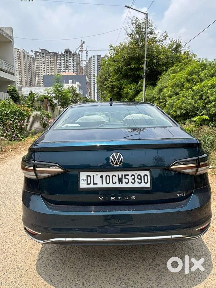Volkswagen Virtus Petrol 2023 1.0 Liter Tsi Automatic W Service Recrd