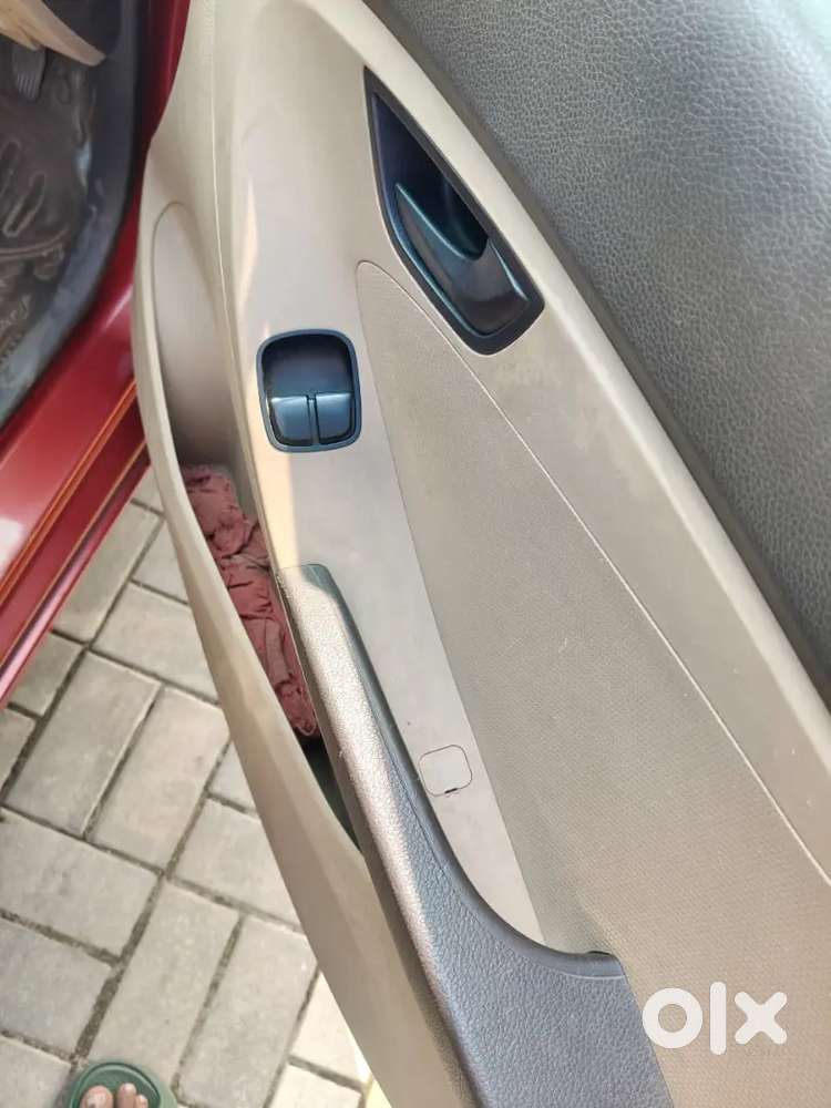 Hyundai Eon Magna Petrol Manual 2012 Variant