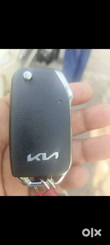 Kia Carens 1600 Petrol 1500 Km Driven