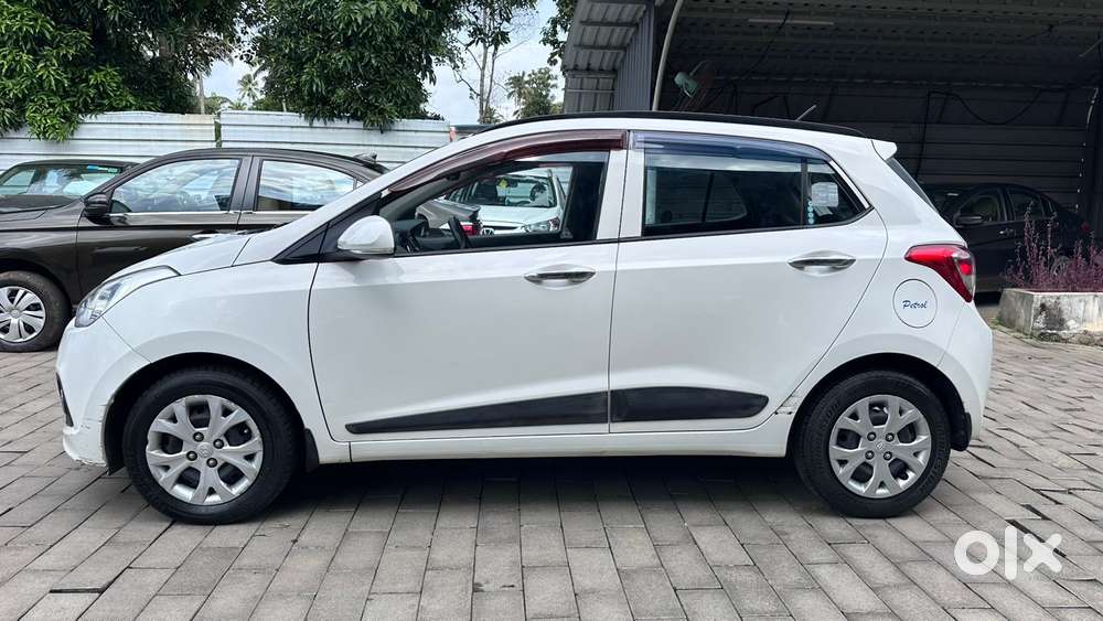 Hyundai Grand I10 At Sportz, 2014, Petrol