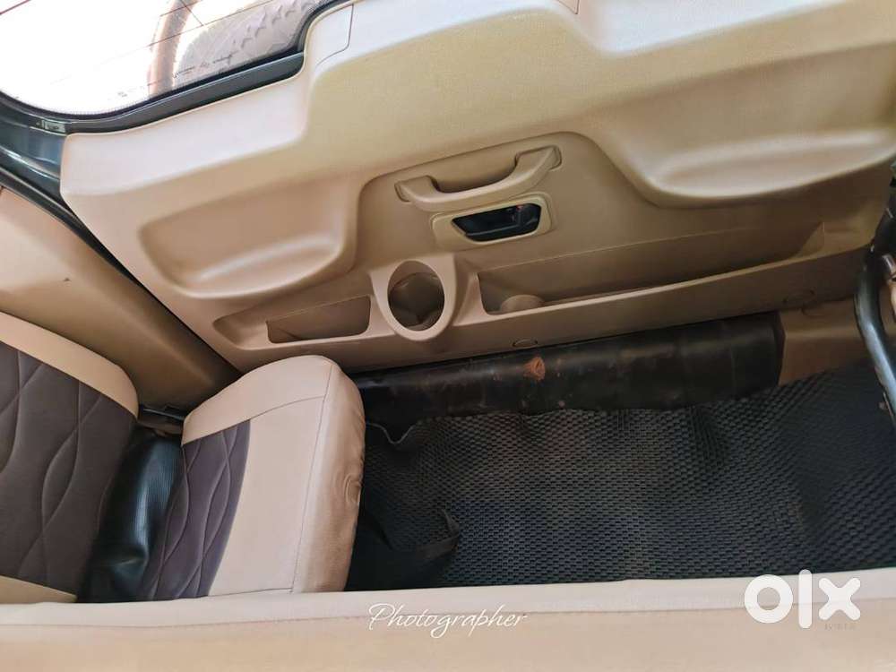 Mahindra Tuv 300 2016
