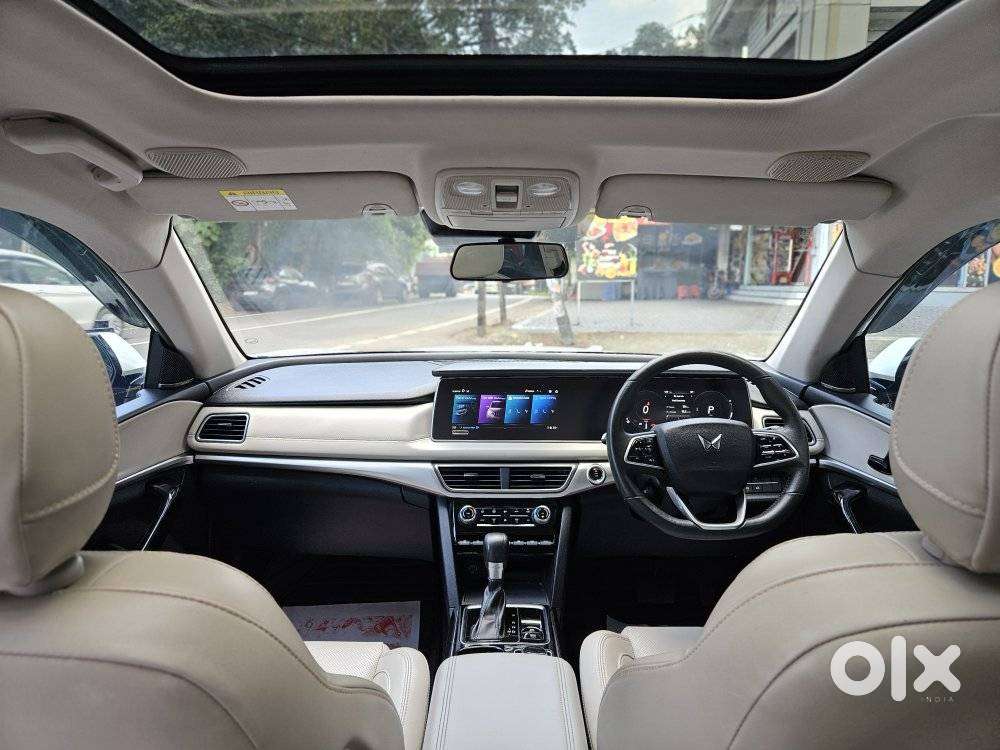 Mahindra Xuv700 2.2 Ax 7 Diesel At Luxury Pack Str, 2023, Diesel