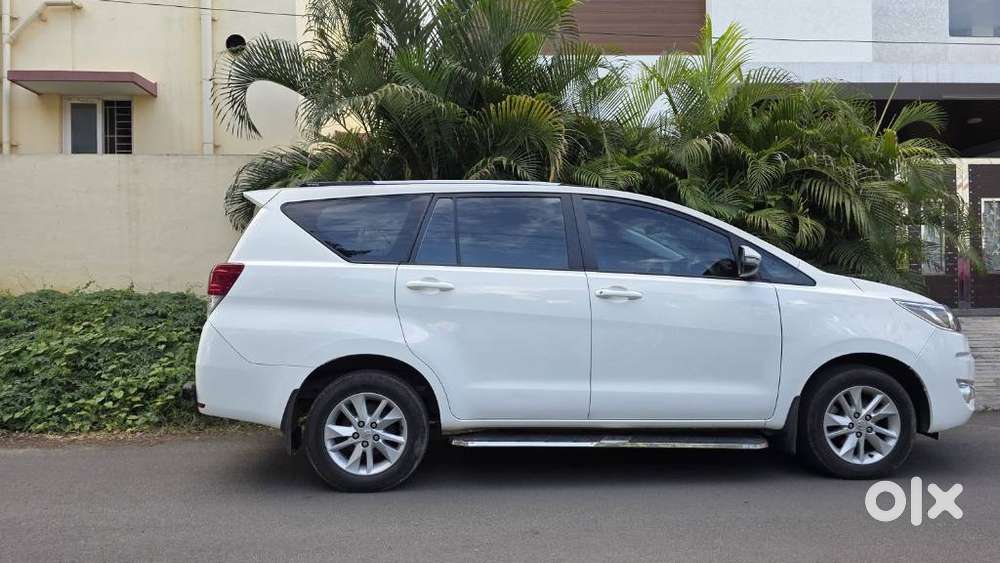 Toyota Innova Crysta 2.4 G Mt, 2023, Diesel