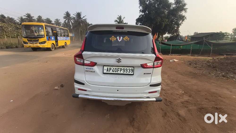 Maruti Suzuki Ertiga Vxi Petrol 2025