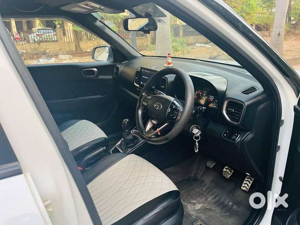 Hyundai Venue S(o) Knight Edition Mt, 2023, Petrol