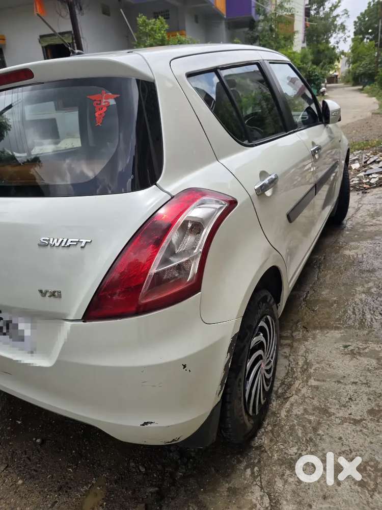 Maruti Suzuki Swift 2016 Petrol 106000 Km Driven