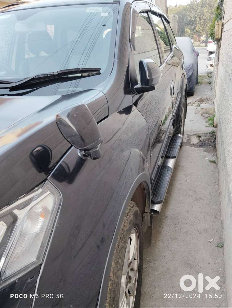 Xuv 500 W8 Top Variant , Manual