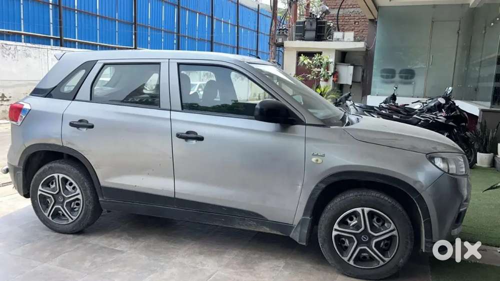 Car Me Koi Bhi Dikat Nhi Hai Me Hi Chalata Hu Bahut Achi Condition Me