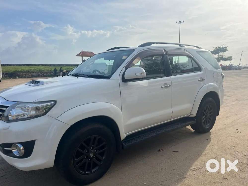 Toyota Fortuner 2017/8 Registered Diesel Second-owner