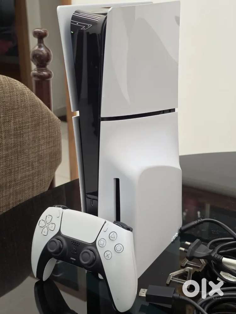 Ps5 slim disc 1tb with lot of online games, very rarely and neatly use