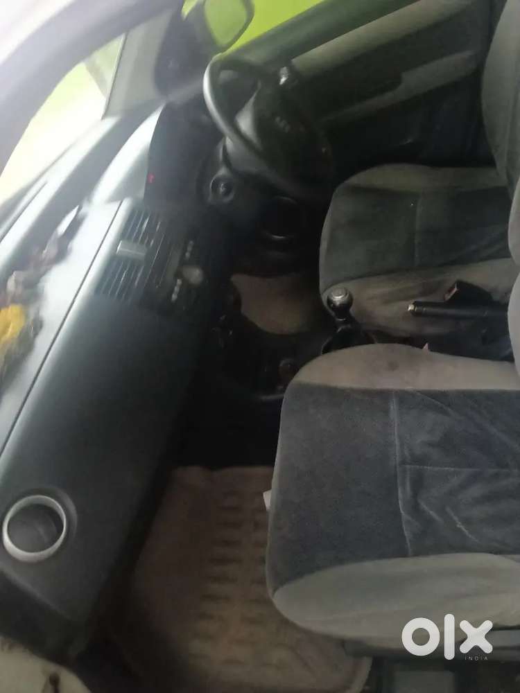Maruti Suzuki Dzire 2011