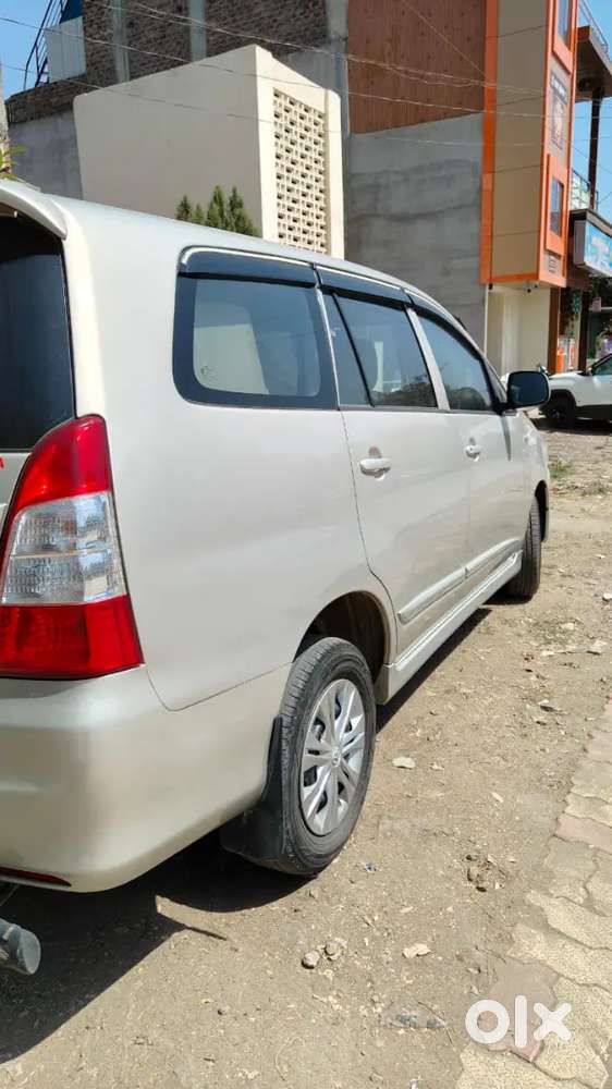 Toyota Innova Hycross 2.0 2015