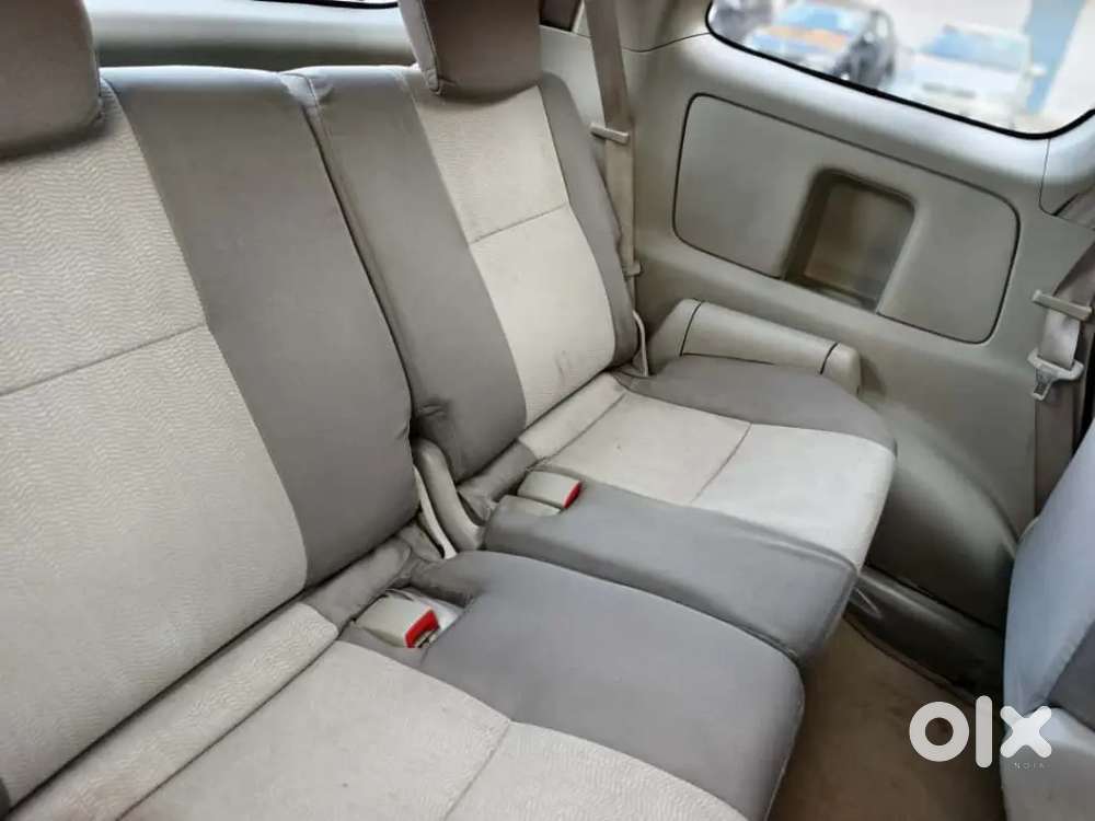 Toyota Innova 2.5 V 2012