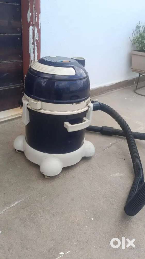 Heavy Duty Wet & Dry Vacuum Cleaner &ndash; Good Working Condition