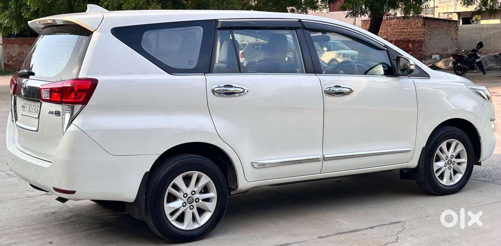 Toyota Innova Crysta 2.8z Automatic, 2017, Diesel
