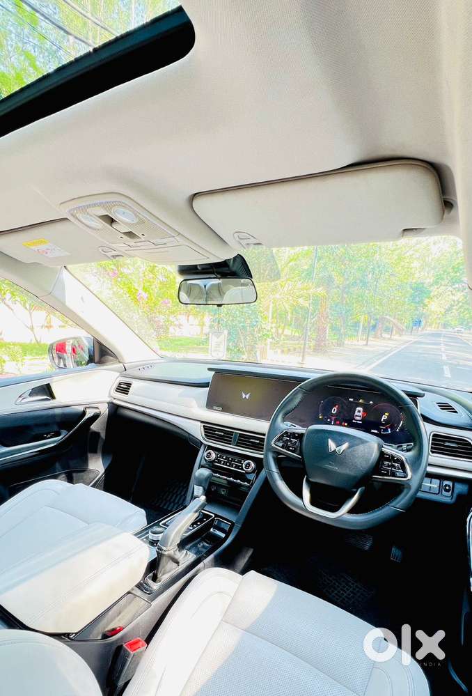 Mahindra Xuv700 2.2 Ax 7 Diesel At Str, 2024, Diesel