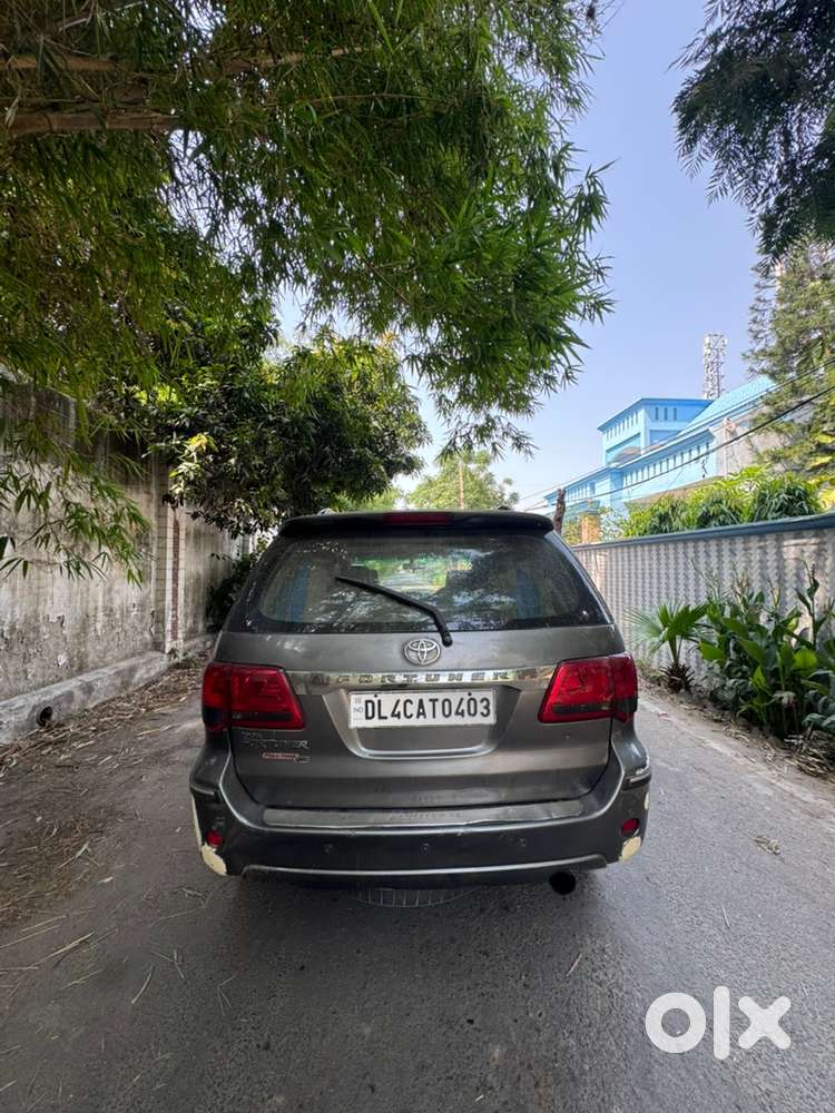 Toyota Fortuner 2011 Diesel 150000 Km Driven