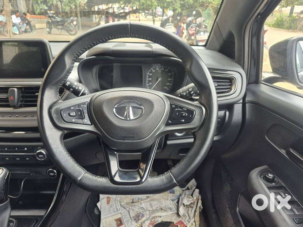 Tata Altroz 1.2 Xza Plus Dark Edition Dct, 2022, Petrol