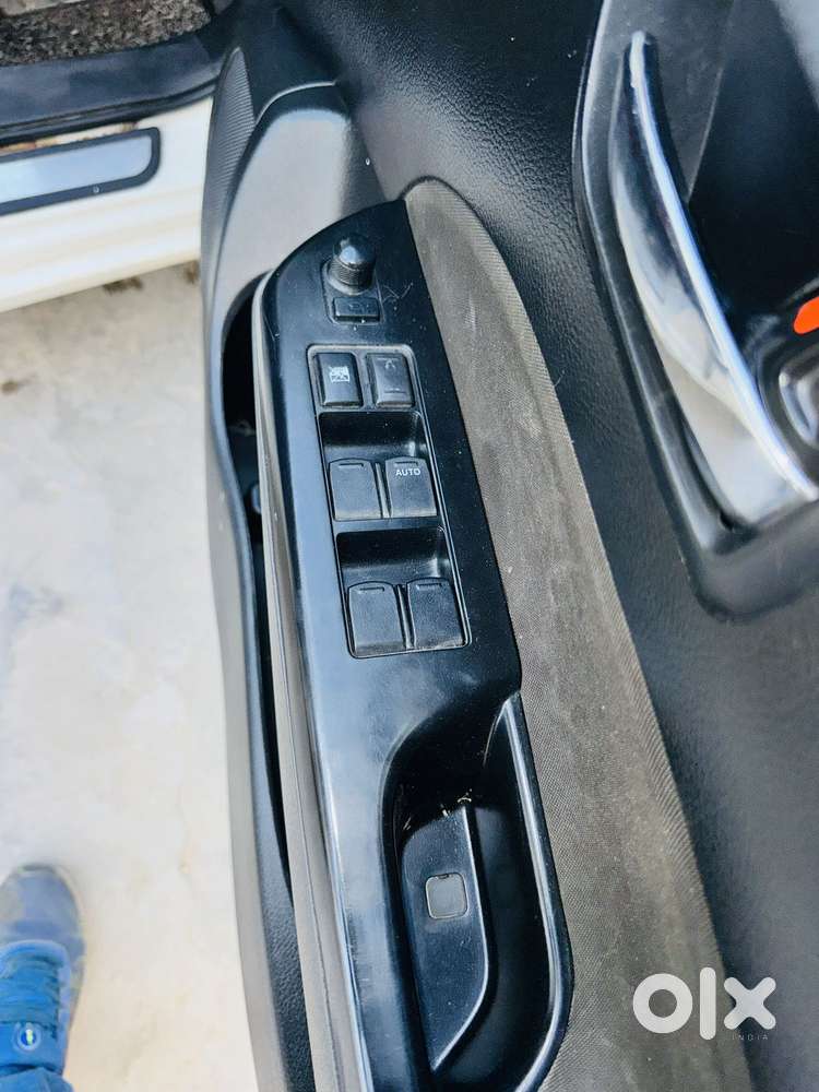 Maruti Suzuki Swift 1.2 Vxi Glory Edition, 2016, Petrol