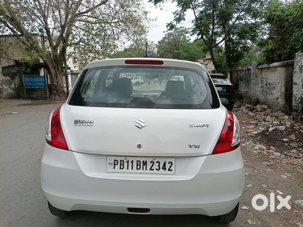 Maruti Suzuki Swift Vxi + Manual, 2014, Petrol
