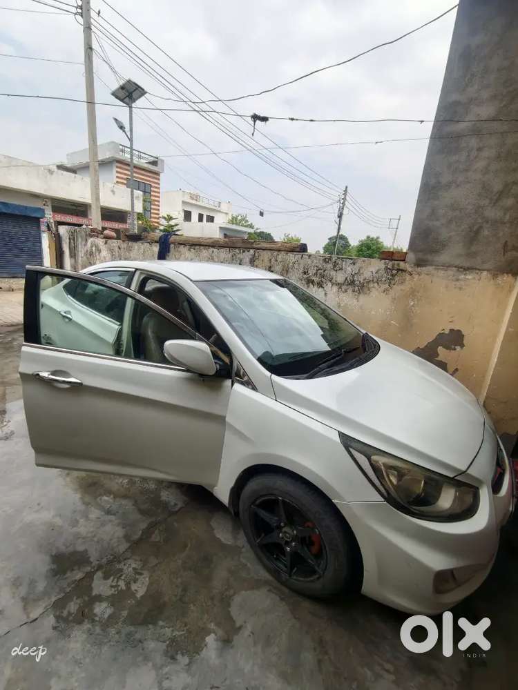 Hyundai Verna 2013