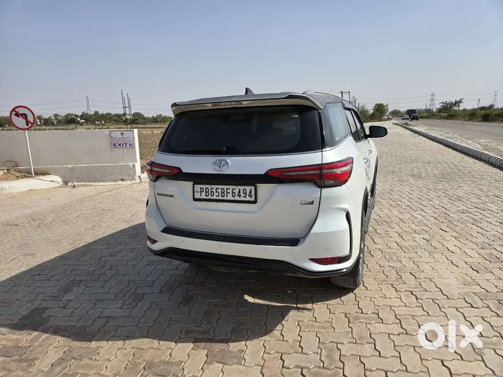 Toyota Fortuner Legender 4x4 At 2023