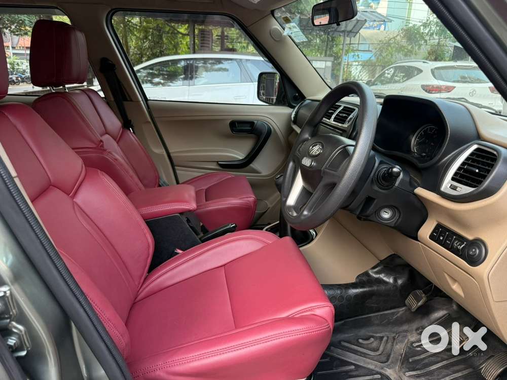 Mahindra Bolero Neo N8