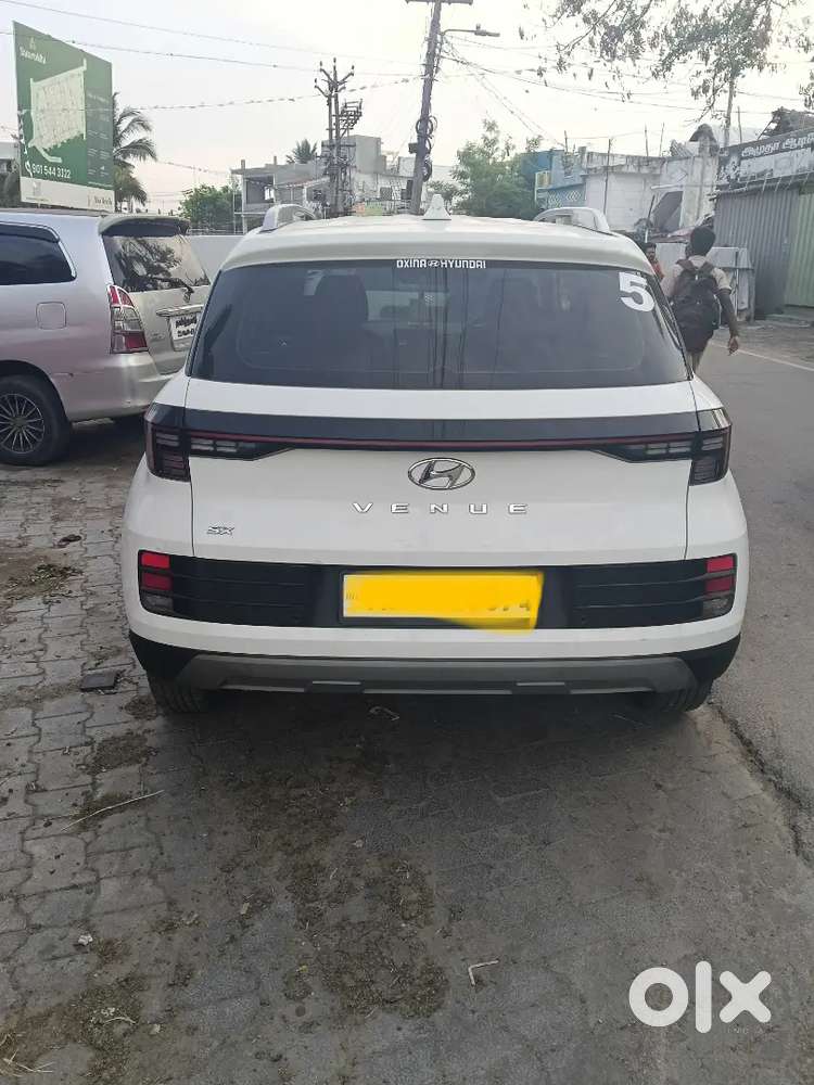 Sunroof , Automatic Mirror