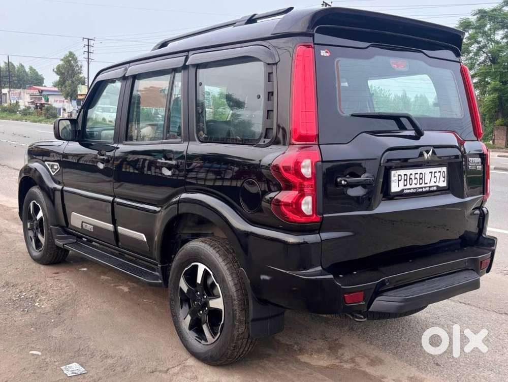 Mahindra Scorpio Classic, 2025, Diesel