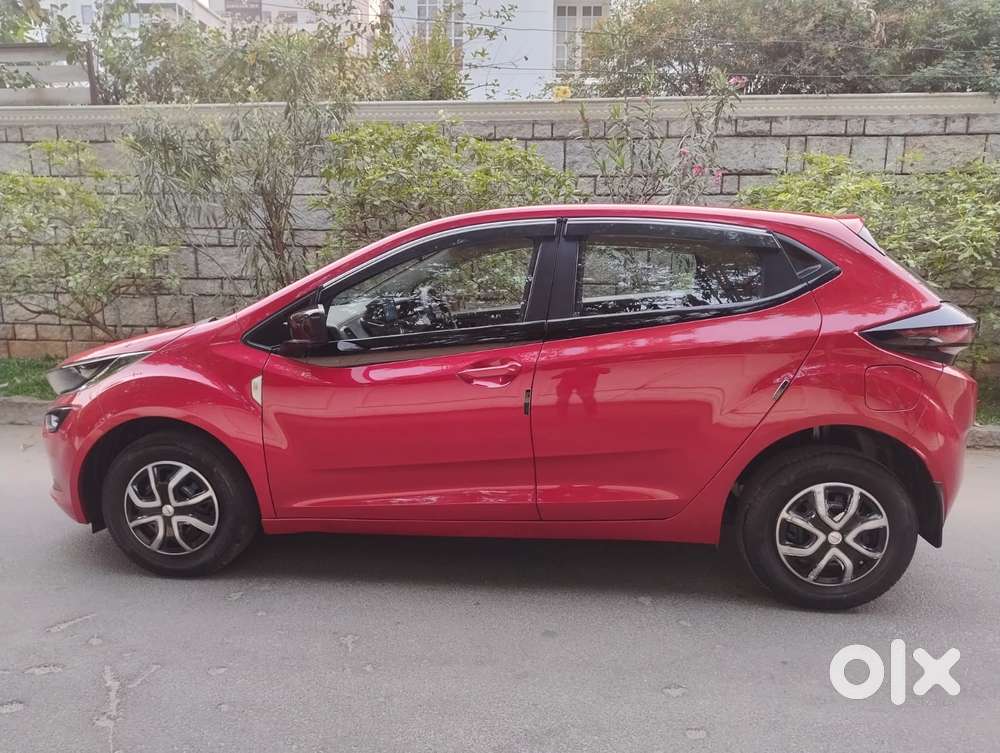 Tata Altroz 1.2 Xe, 2021, Petrol