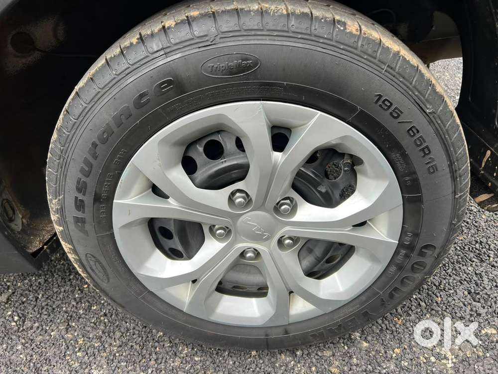 Kia Sonet Petrol 11500 Km Driven Sunroof