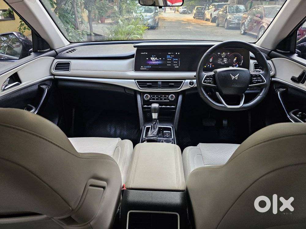 Mahindra Xuv700 2.2 Ax 7 Diesel At Luxury Pack Str, 2024, Diesel