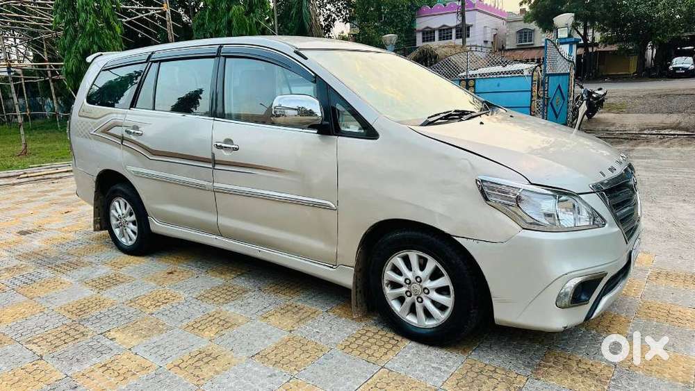 Toyota Innova 2004-2011 2.5 V Diesel 8-seater, 2012, Diesel