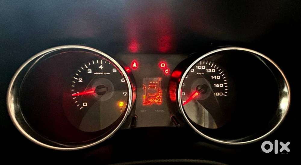 Mahindra Tuv 300 T10, 2018, Diesel